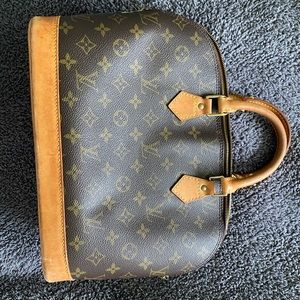 Authentic Louis Vuitton Monogram Alma PM